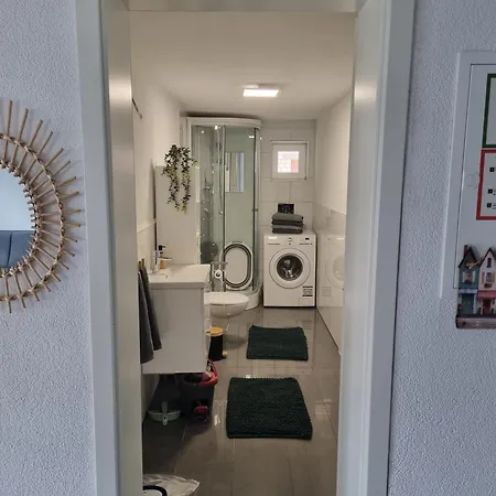 Schoene In Ruhiger Gegend * Calden