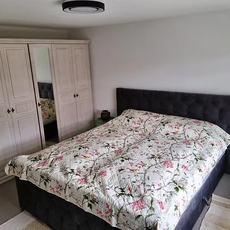 Schoene In Ruhiger Gegend *