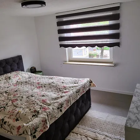 Appartement Schoene In Ruhiger Gegend
