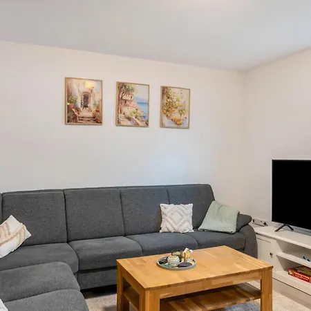 Schoene In Ruhiger Gegend Appartement Calden