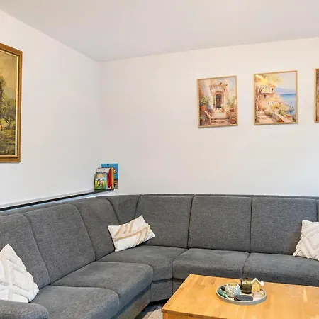 Appartement Schoene In Ruhiger Gegend