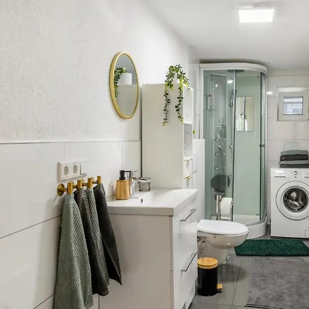 Schoene In Ruhiger Gegend Appartement