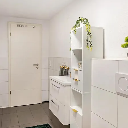 Schoene In Ruhiger Gegend Appartement