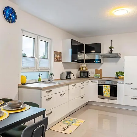 Appartement Schoene In Ruhiger Gegend