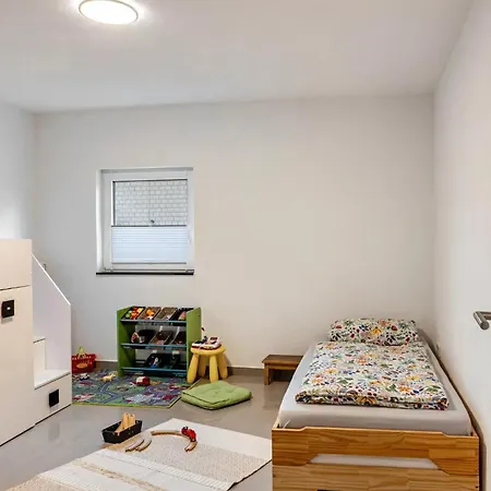 Schoene In Ruhiger Gegend Appartement